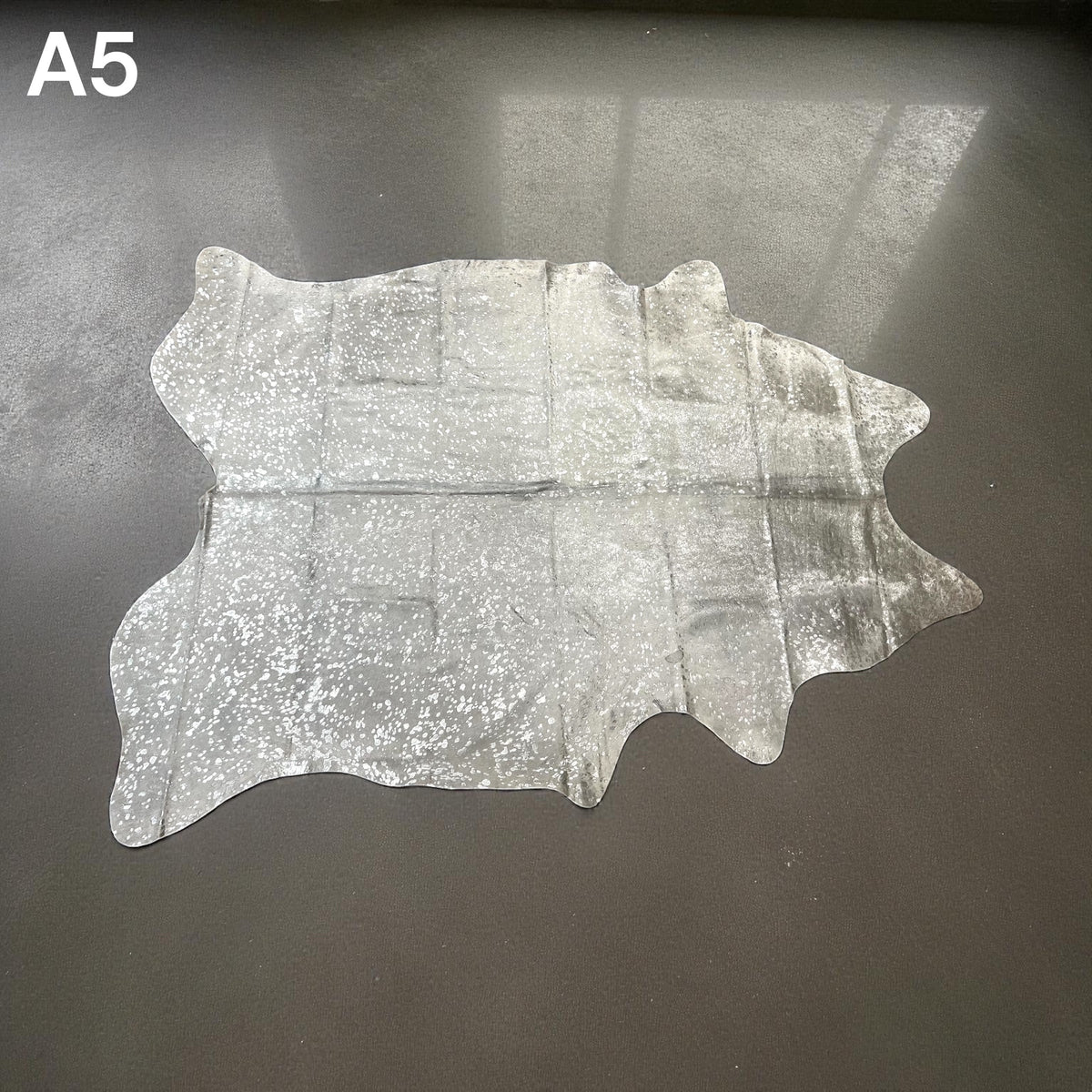 Hair-On Hide Acid Silver : 1.5mm (Ref-gh.eol) A5 – GH LEATHERS LTD