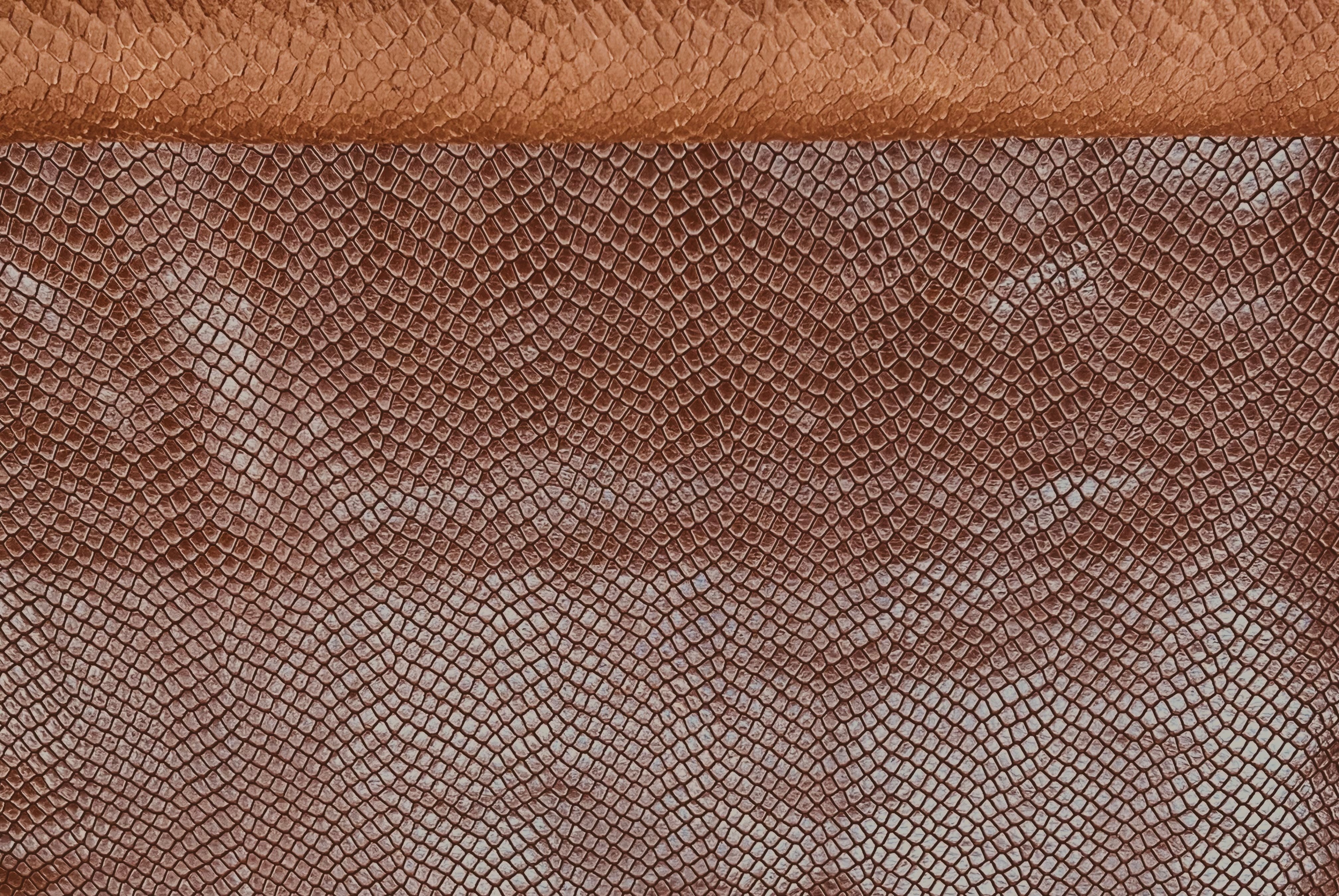 Embossed Glazed Leather Cow Side (0.9-1.0mm) Ref-gh.eol