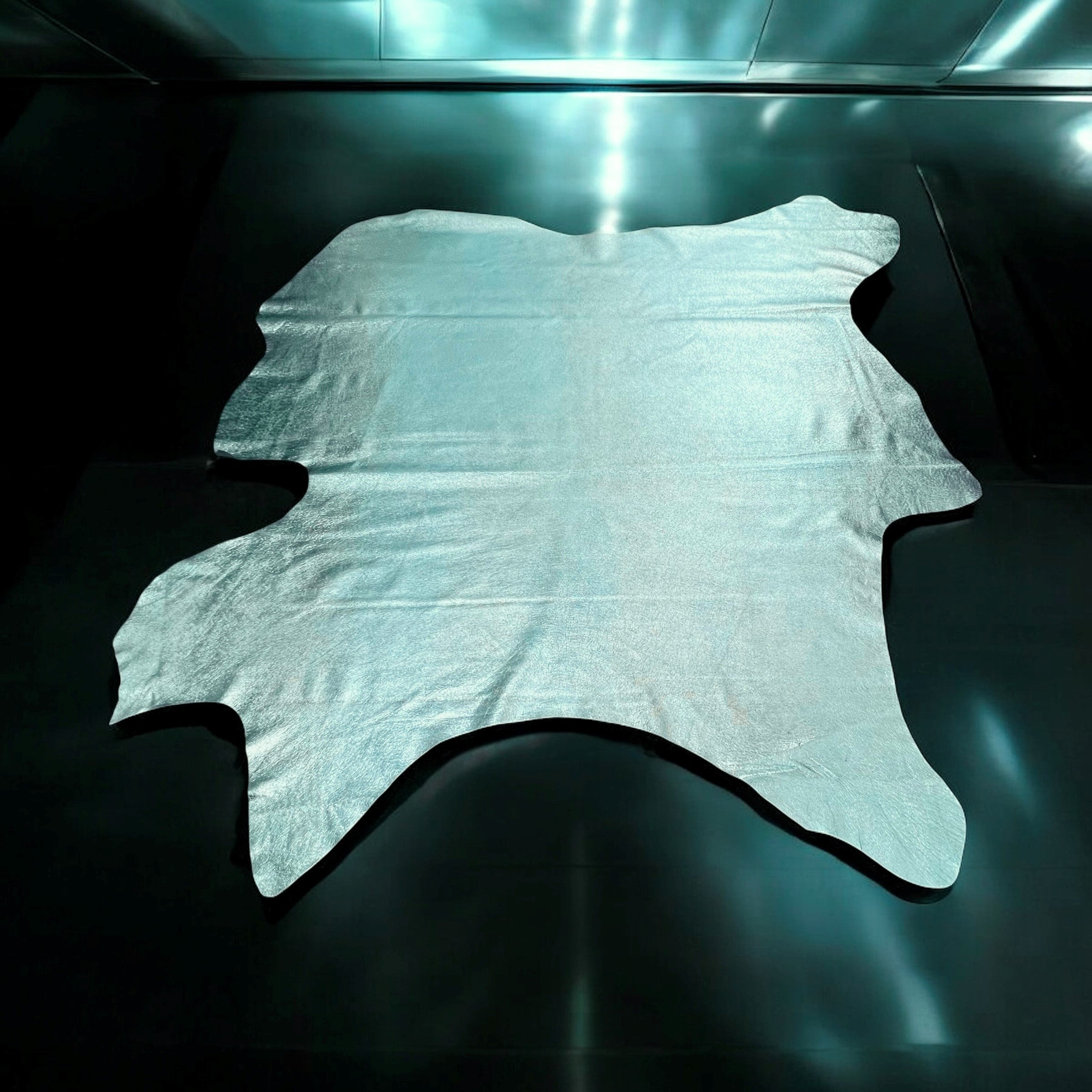 Green, Metallic Foiled Leather Pig Skin: (0.6-0.7mm 1.5oz) 15