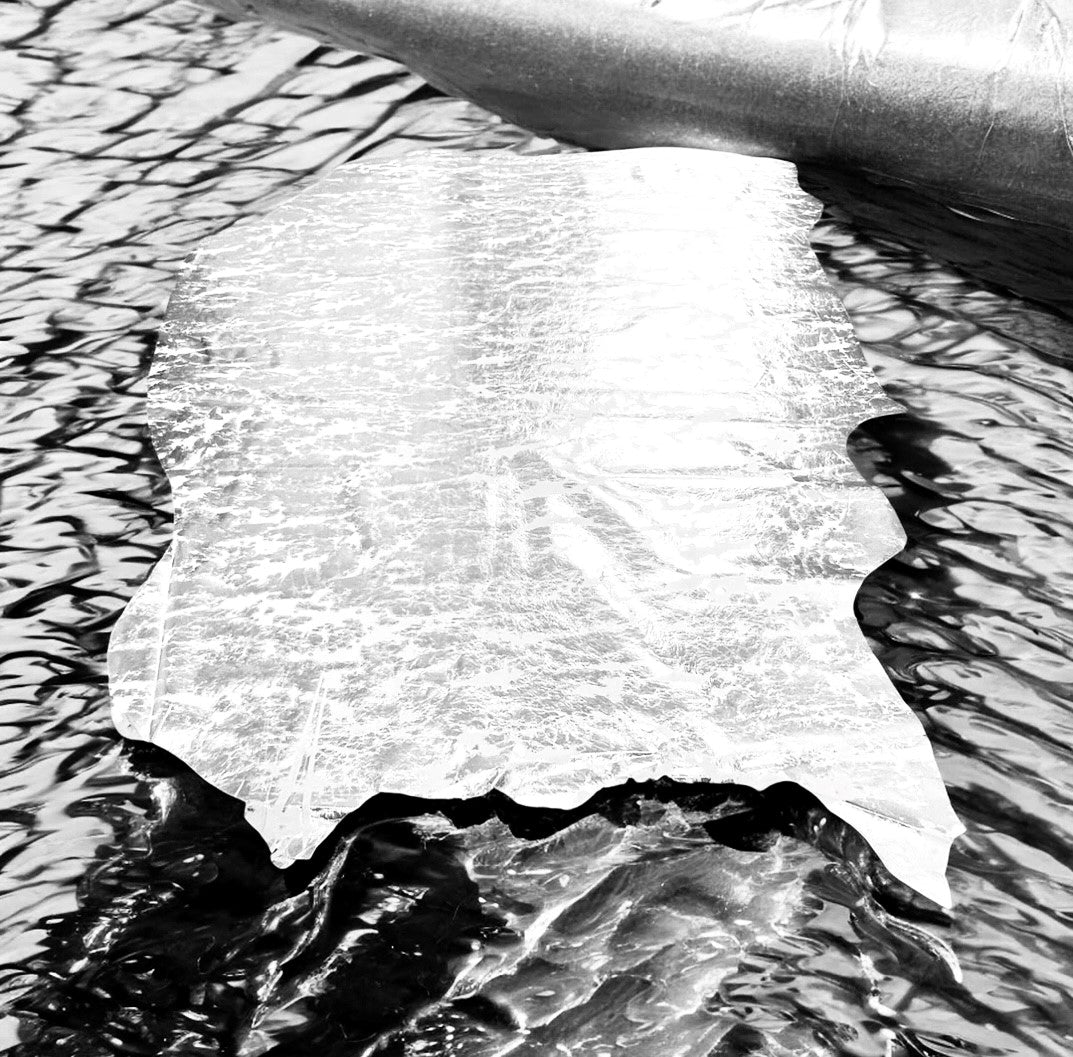 Silver Distressed, Metallic Foiled Leather Pig Skin : (0.6-0.7mm 1.5oz) 15