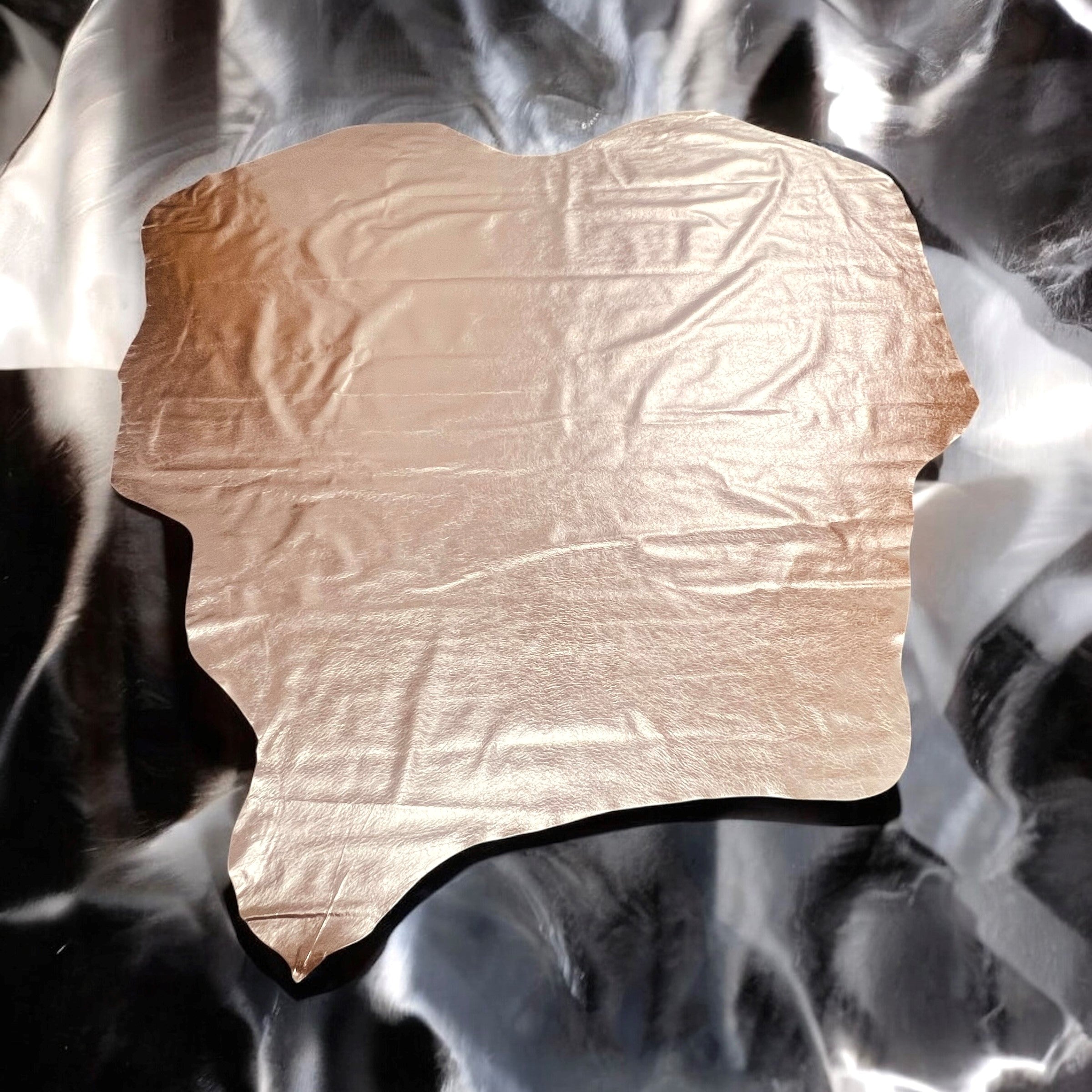 Pink, Metallic Foiled Leather Pig Skin : (0.6-0.7mm 1.5oz) 15