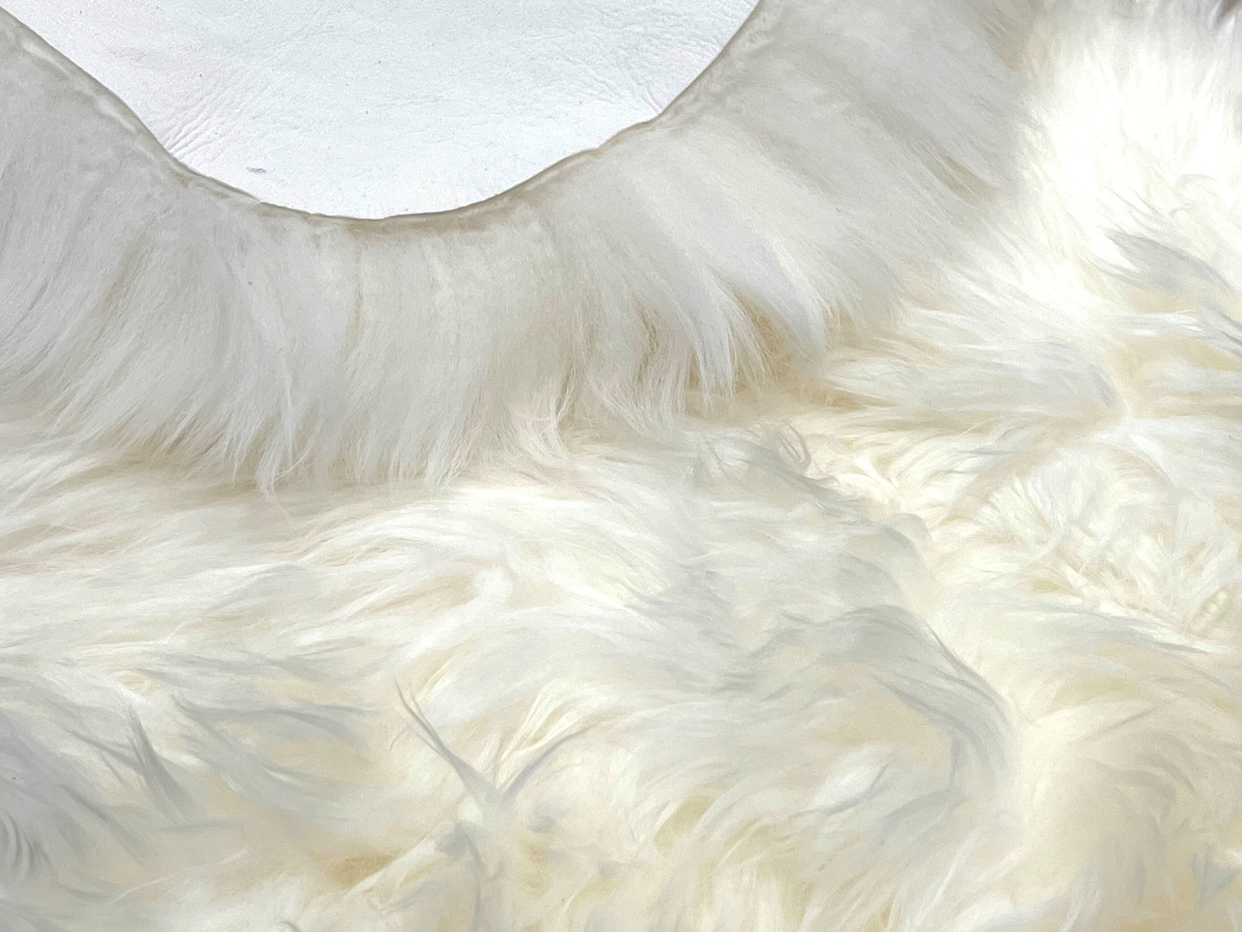 Ivory Sheepskin Rugs: Premium Quality Sheepskin Rugs for any Room (65cm x 95cm)