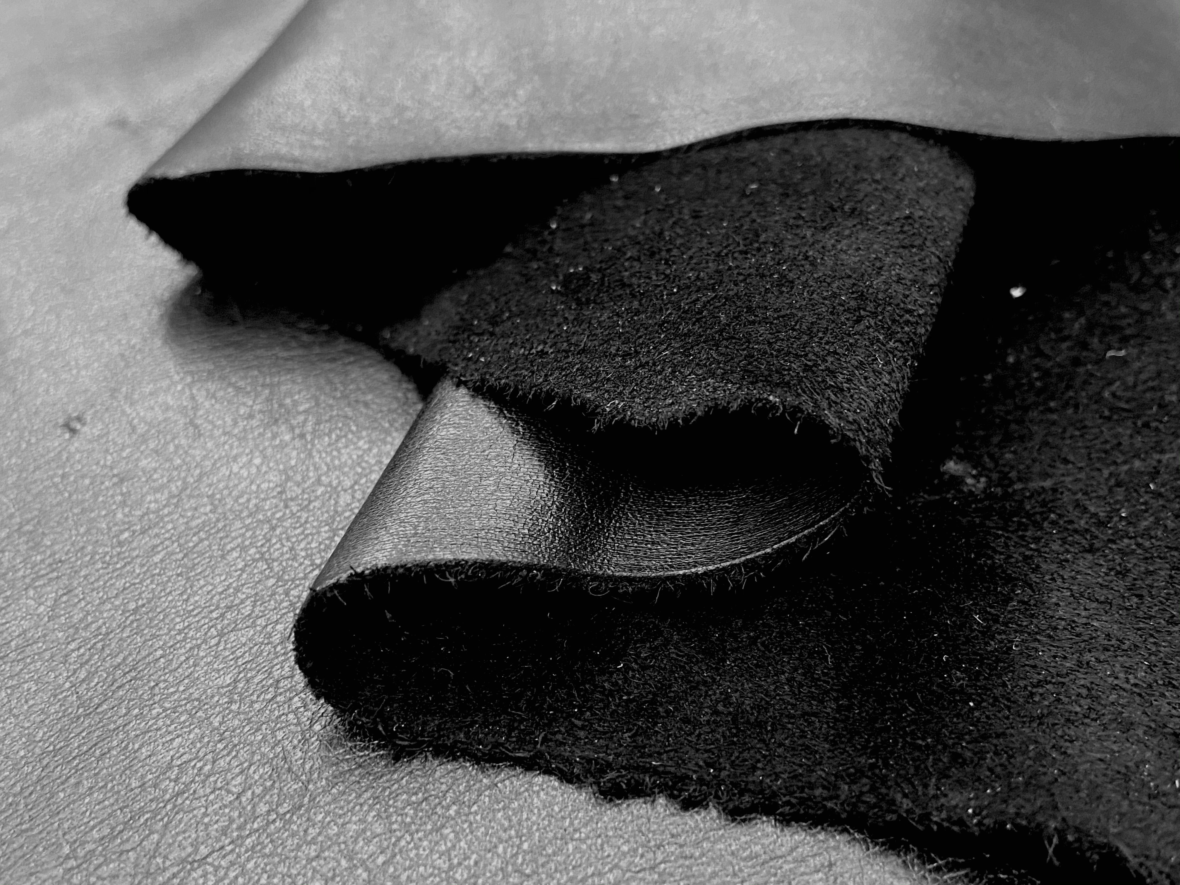 Black, Japanese Plonge Leather Cow Side : (0.5-0.6mm 1.5oz) 35